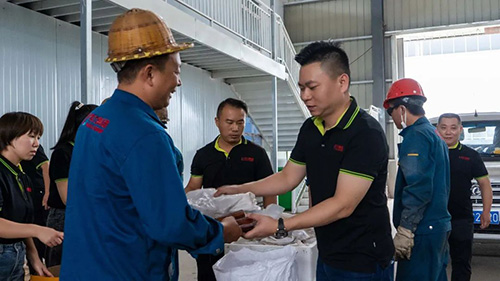 【特別報(bào)道】禮遇中秋 佳節(jié)同慶凱力集團(tuán)給全體員工“沉甸甸”的愛意