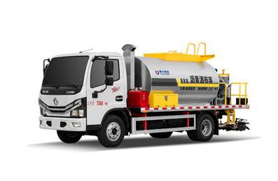 東風(fēng)小多利卡瀝青灑布車(chē) 